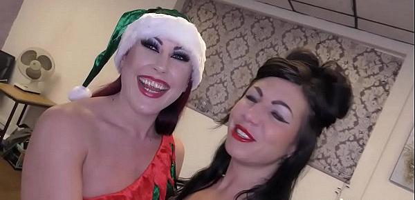  Xmas bukkake party fun for UK sluts